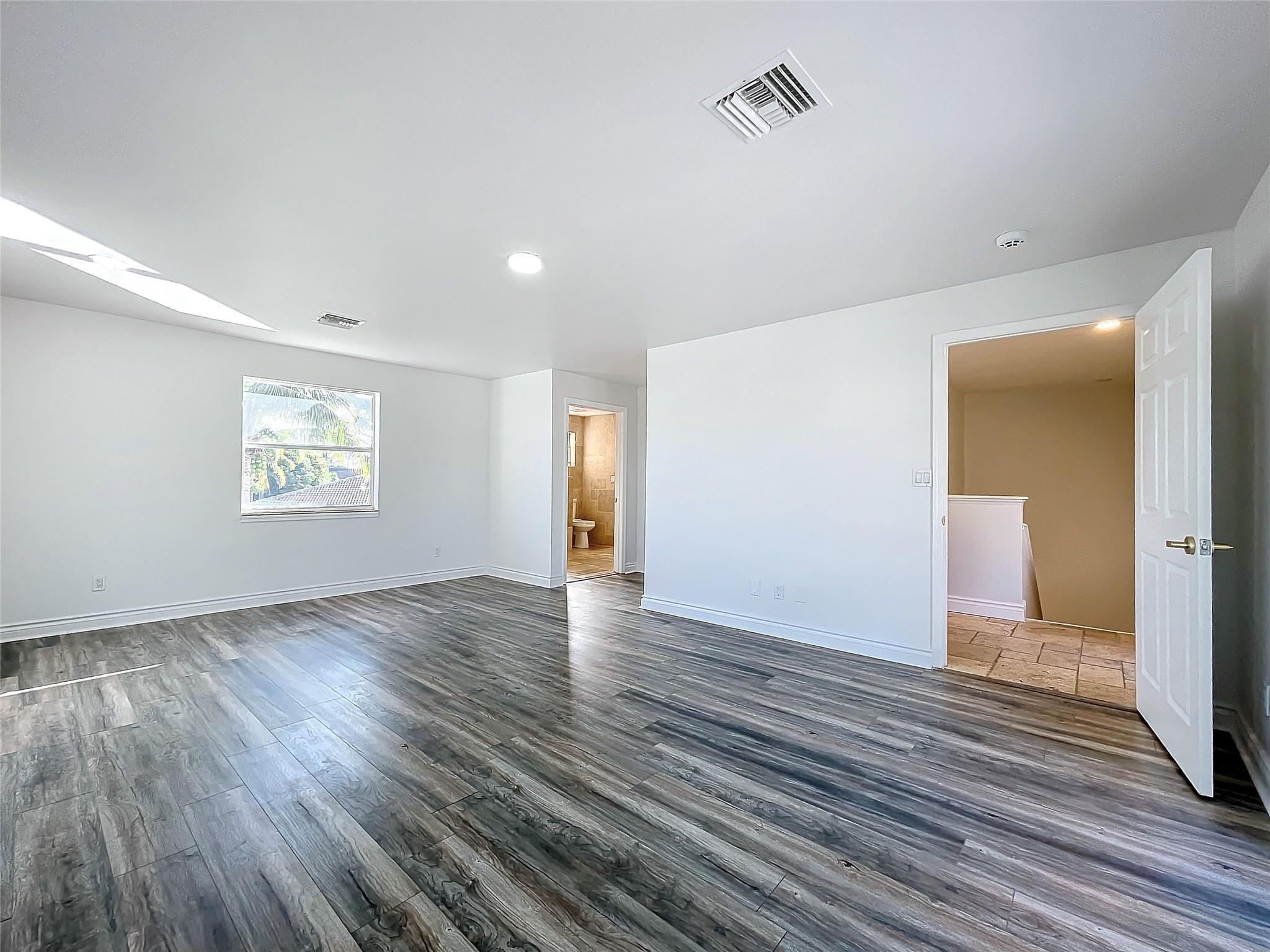 JENADA ISLE - Residential