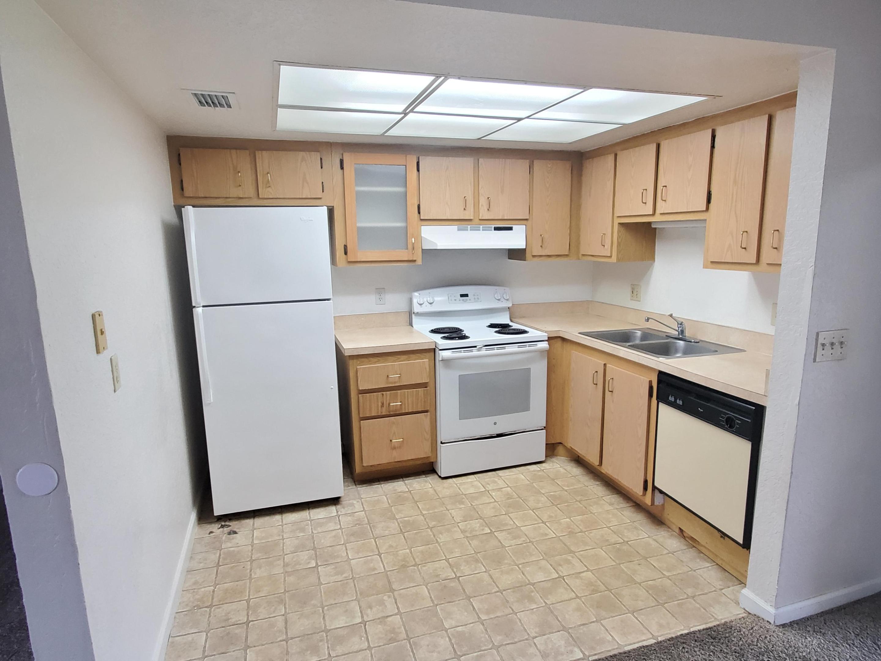 CYPRESS COURT CONDO - Residential