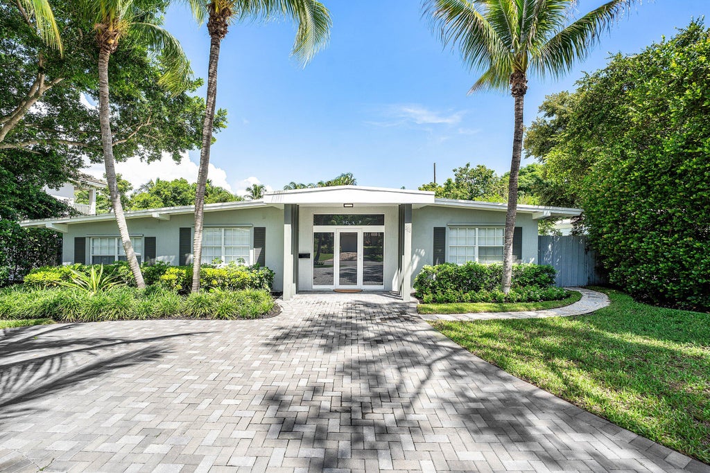Photo of 233 Lake Terrace, Delray Beach, FL 33444 (MLS # B26079037)