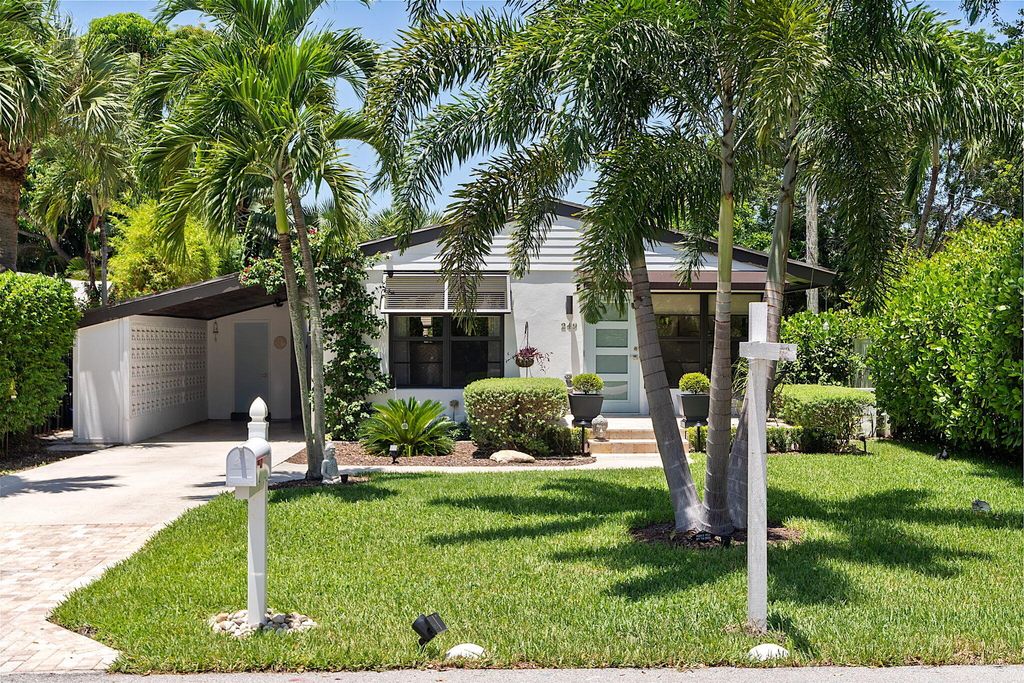 Photo of 249 NE 9th Street, Delray Beach, FL 33444 (MLS # R11006993)
