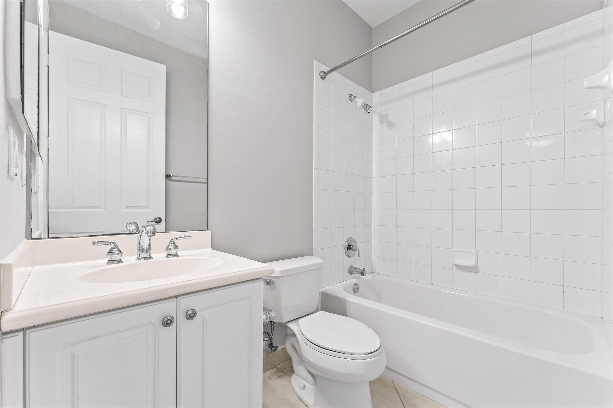 PALM BEACH PLANTATION - Residential Lease