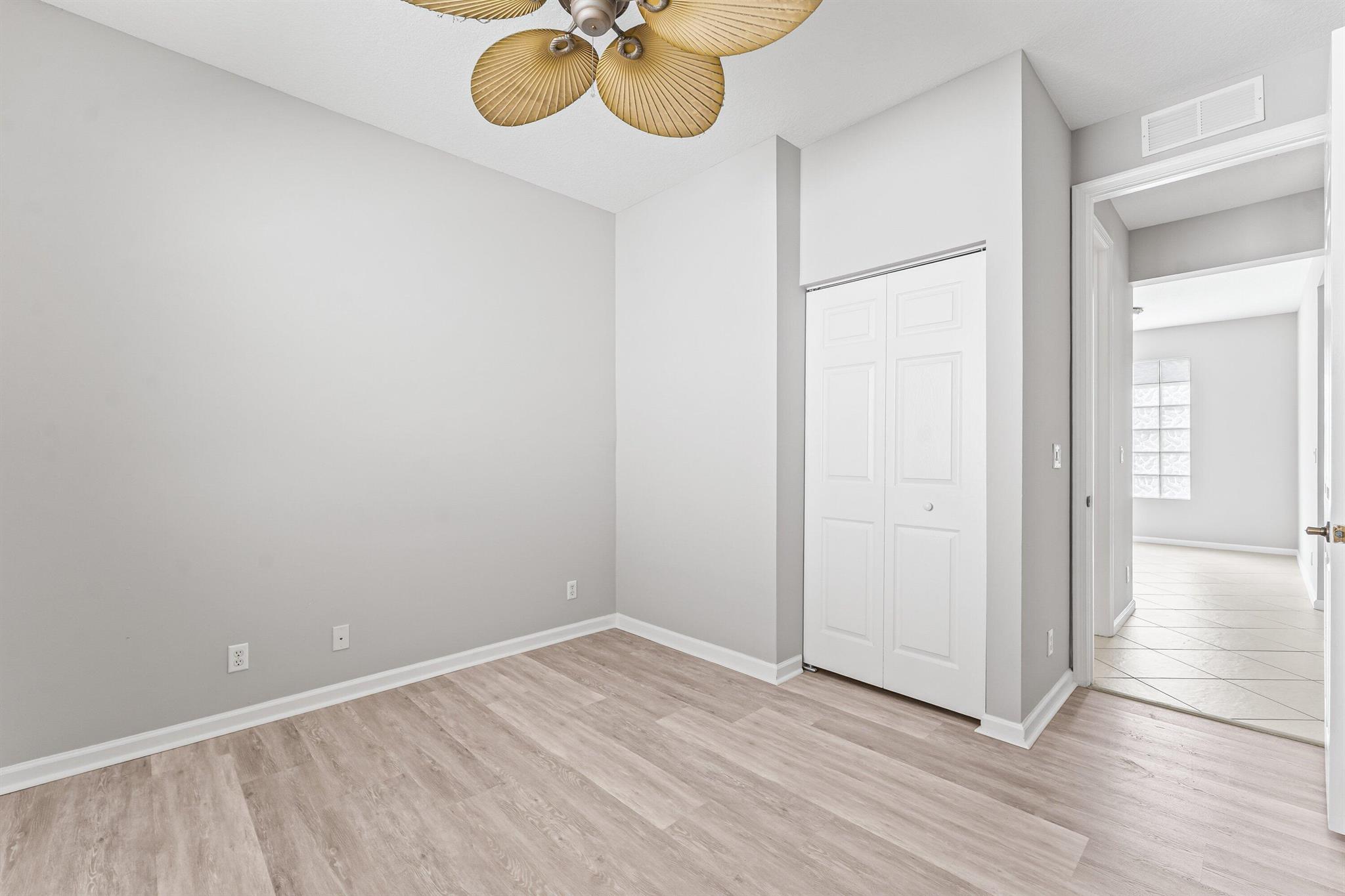 PALM BEACH PLANTATION - Residential Lease