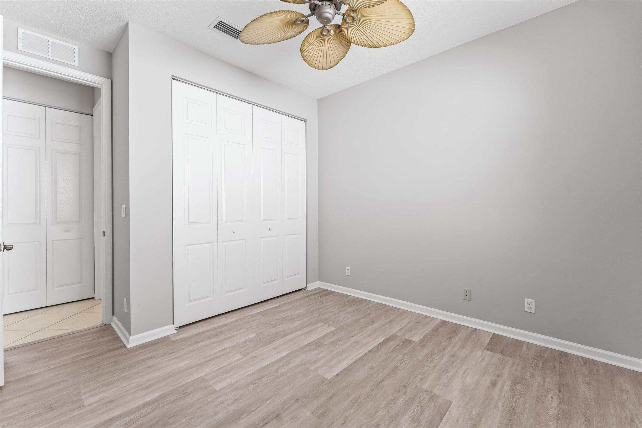 PALM BEACH PLANTATION - Residential Lease