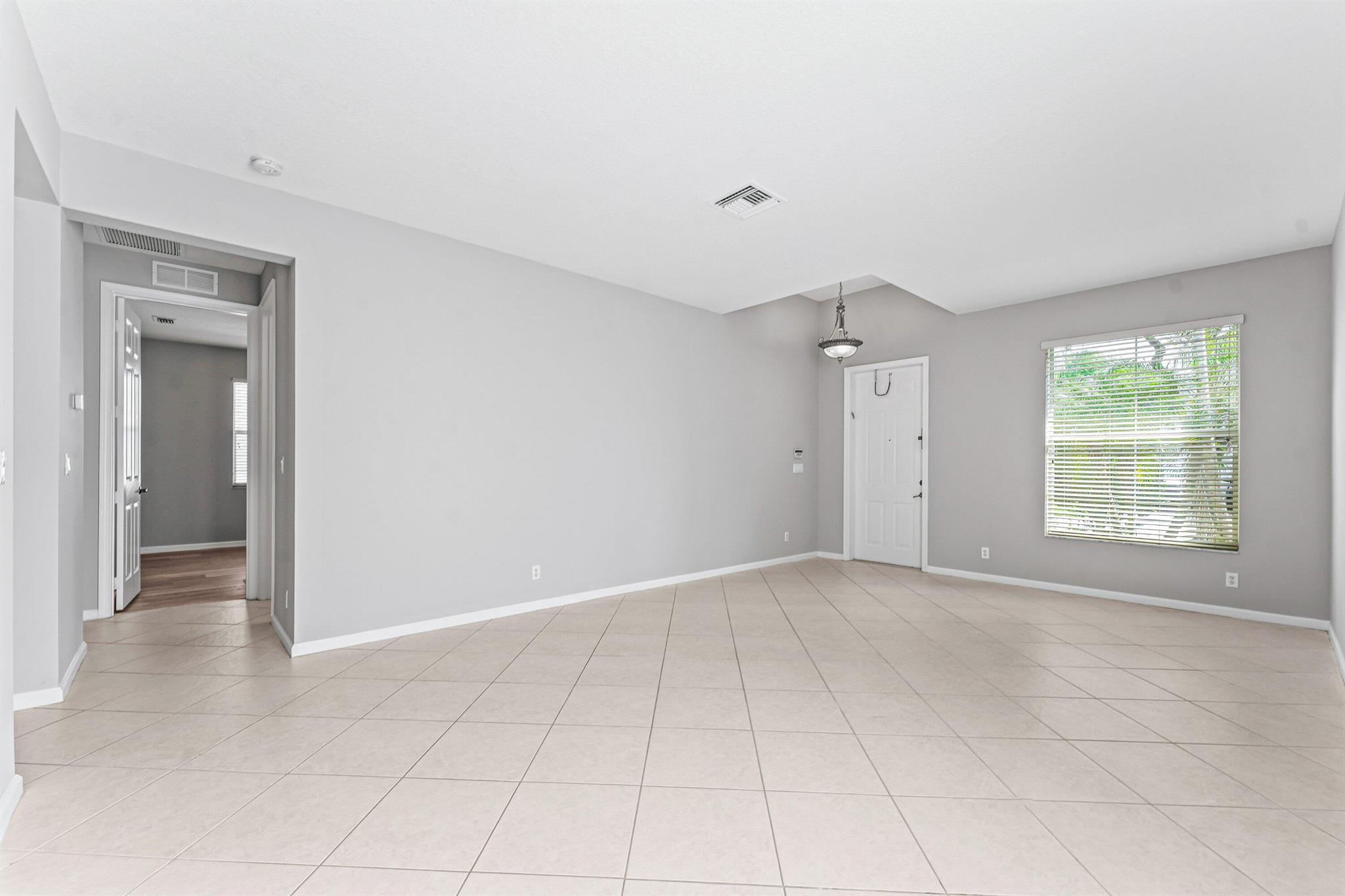 PALM BEACH PLANTATION - Residential Lease