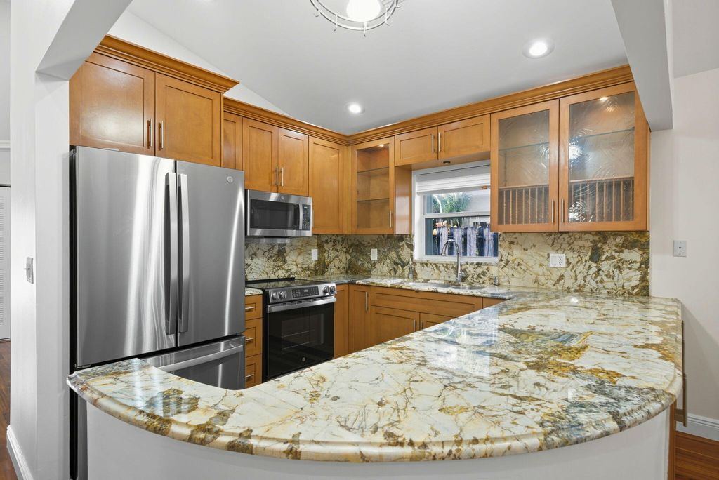 Photo of 605 SW 15th Street, Fort Lauderdale, FL 33315 (MLS # B26021938)