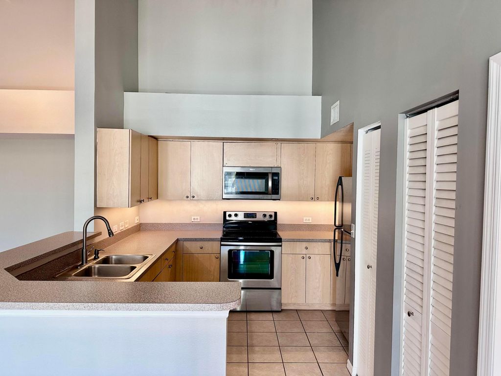 Photo of 1318 Villa Circle, Boynton Beach, FL 33435 (MLS # R10984586)