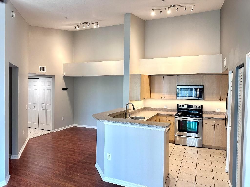 Photo of 1318 Villa Circle, Boynton Beach, FL 33435 (MLS # R10984586)