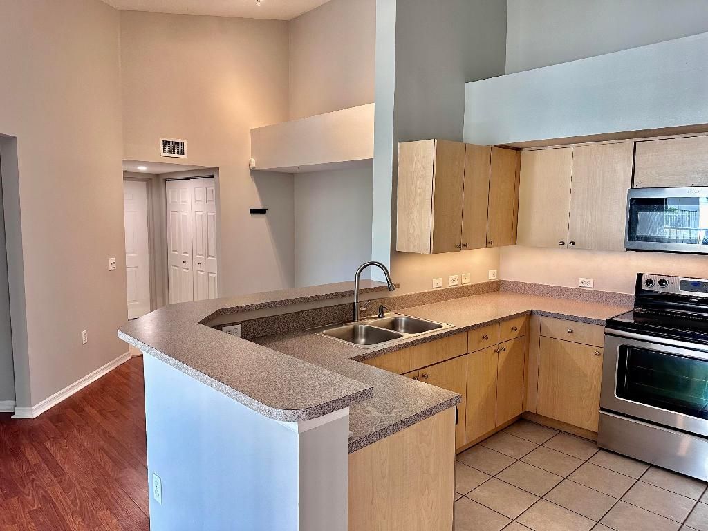 Photo of 1318 Villa Circle, Boynton Beach, FL 33435 (MLS # R10984586)