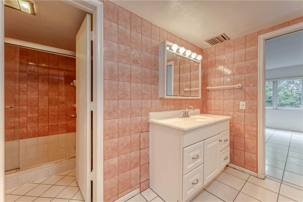 ROCAILLE CONDO APTS - Residential