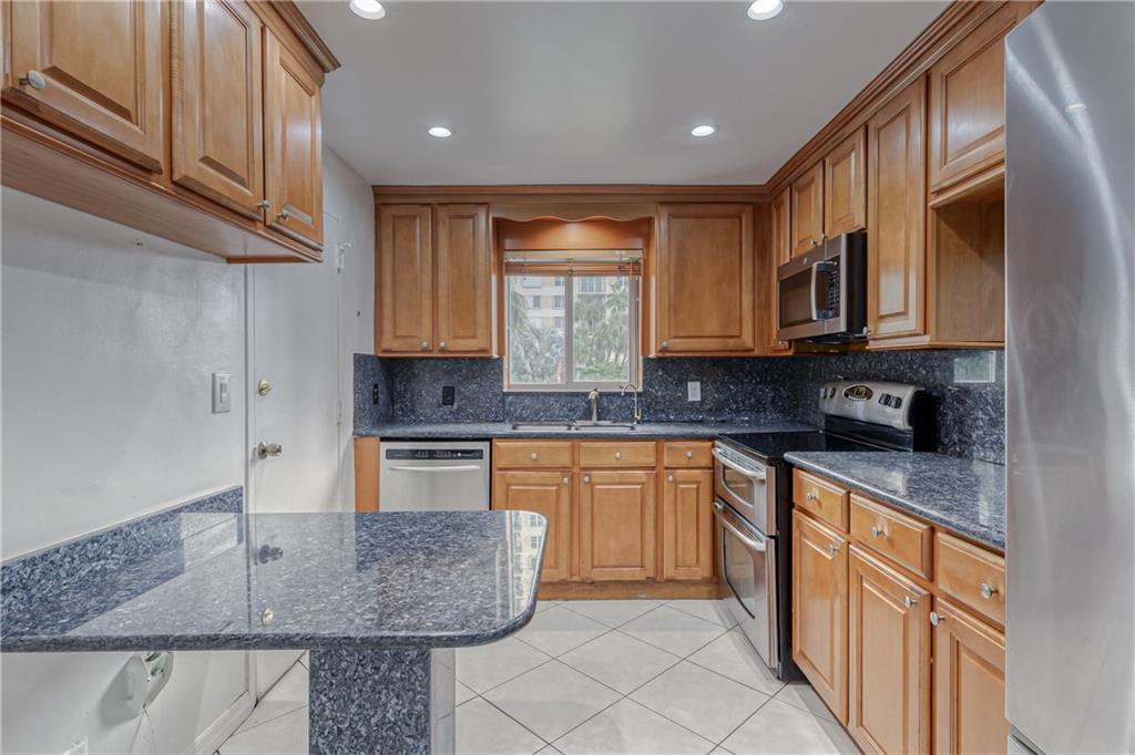 ROCAILLE CONDO APTS - Residential