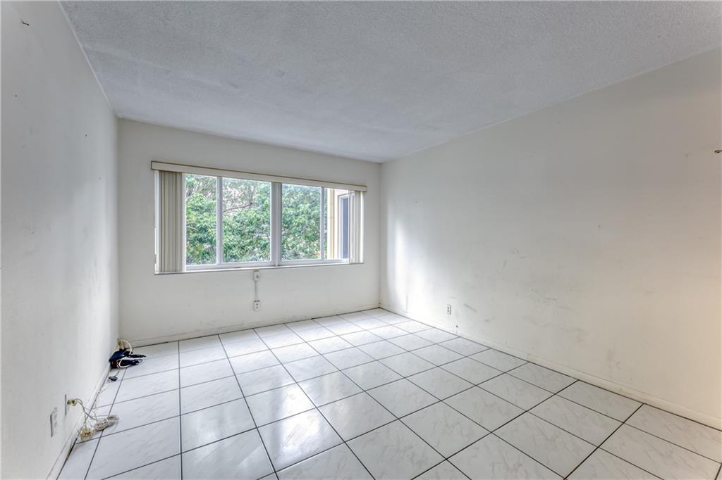ROCAILLE CONDO APTS - Residential