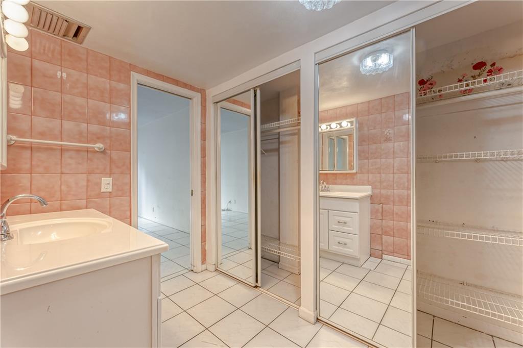 ROCAILLE CONDO APTS - Residential
