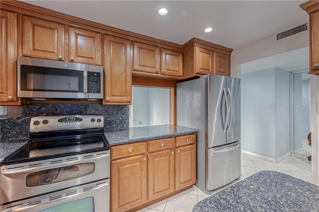 ROCAILLE CONDO APTS - Residential