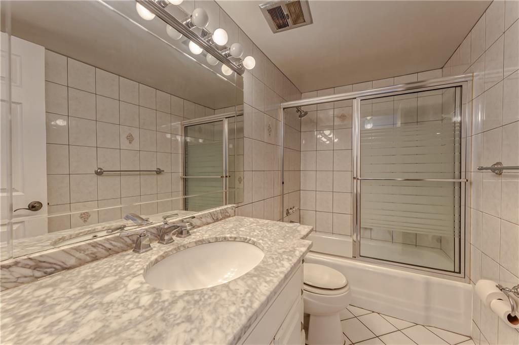 ROCAILLE CONDO APTS - Residential
