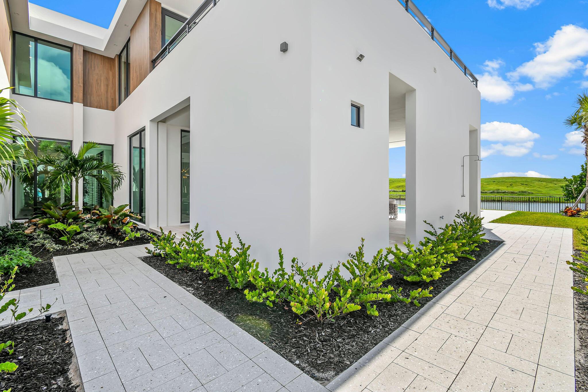 PANTHER NATIONAL AT AVENI - Residential