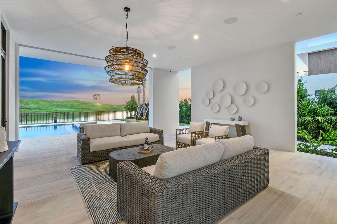 PANTHER NATIONAL AT AVENIR POD - Residential