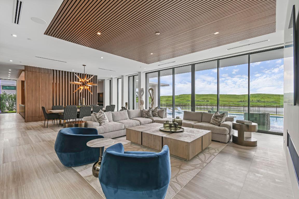 PANTHER NATIONAL AT AVENIR POD - Residential