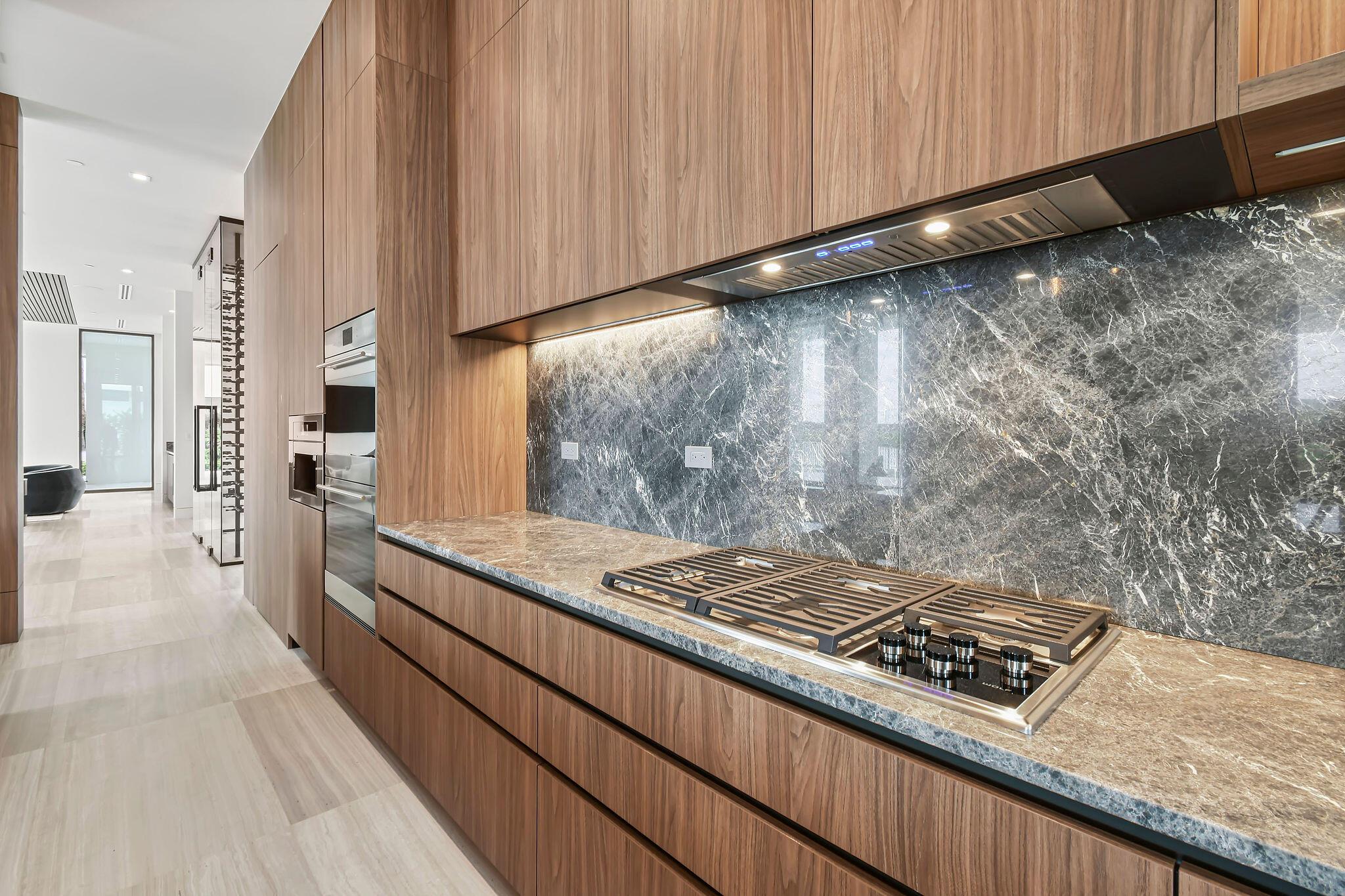 PANTHER NATIONAL AT AVENI - Residential