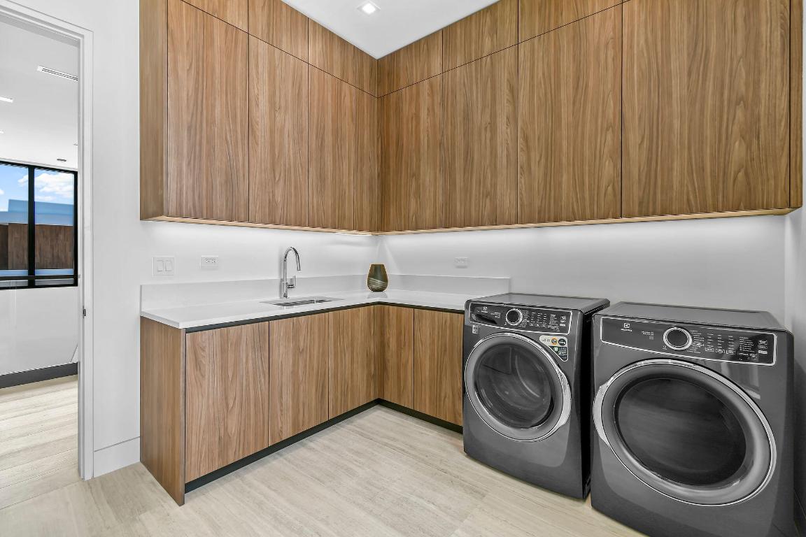 PANTHER NATIONAL AT AVENIR POD - Residential