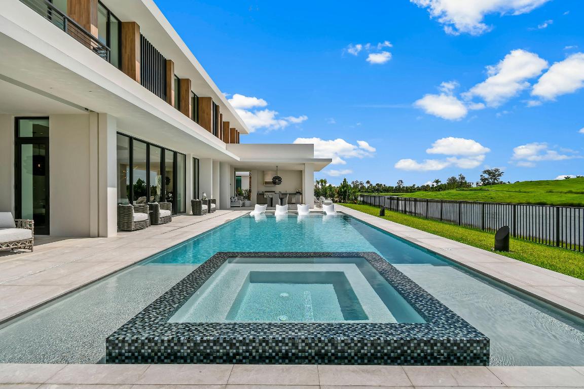 PANTHER NATIONAL AT AVENIR POD - Residential