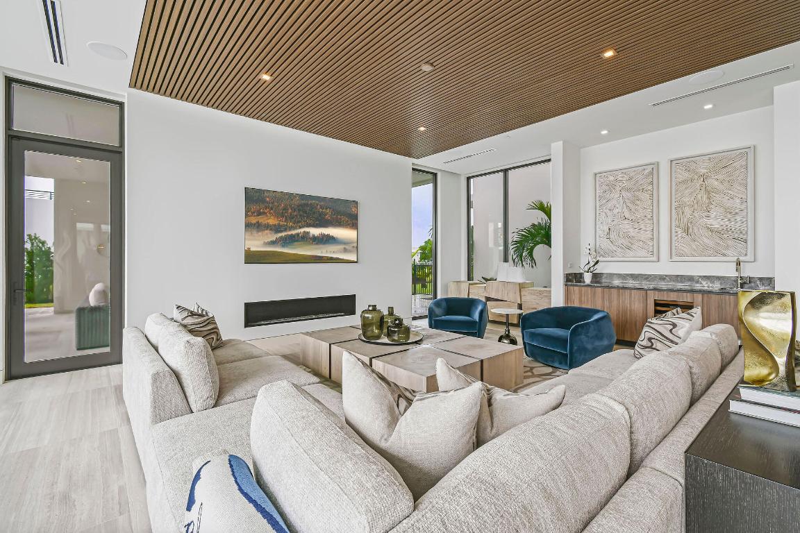 PANTHER NATIONAL AT AVENIR POD - Residential