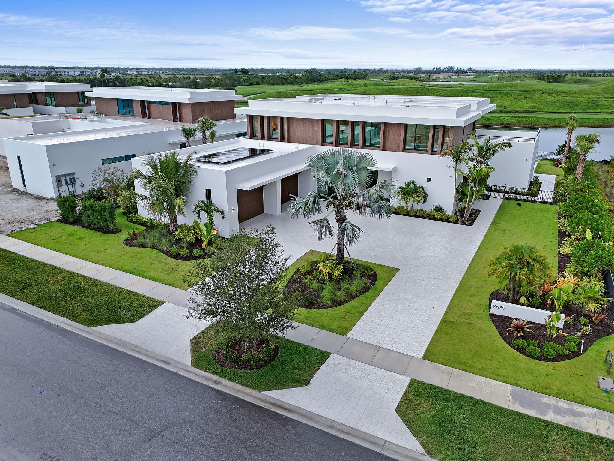 PANTHER NATIONAL AT AVENI - Residential
