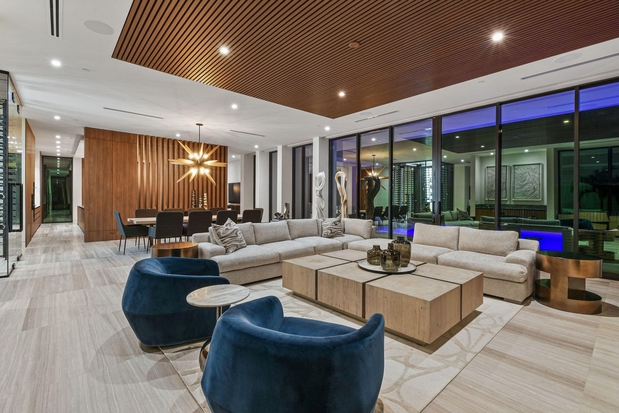 PANTHER NATIONAL AT AVENI - Residential