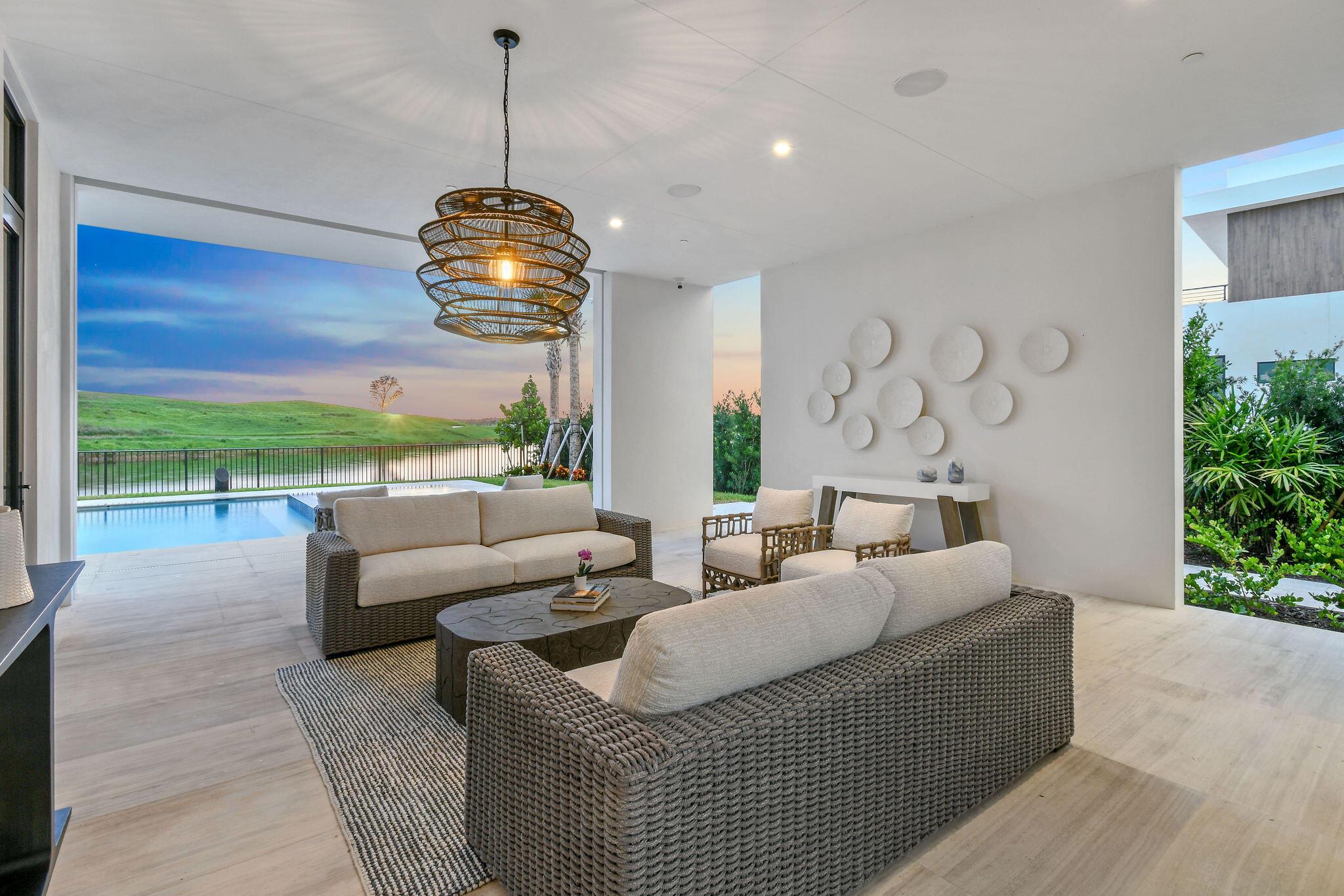 PANTHER NATIONAL AT AVENI - Residential
