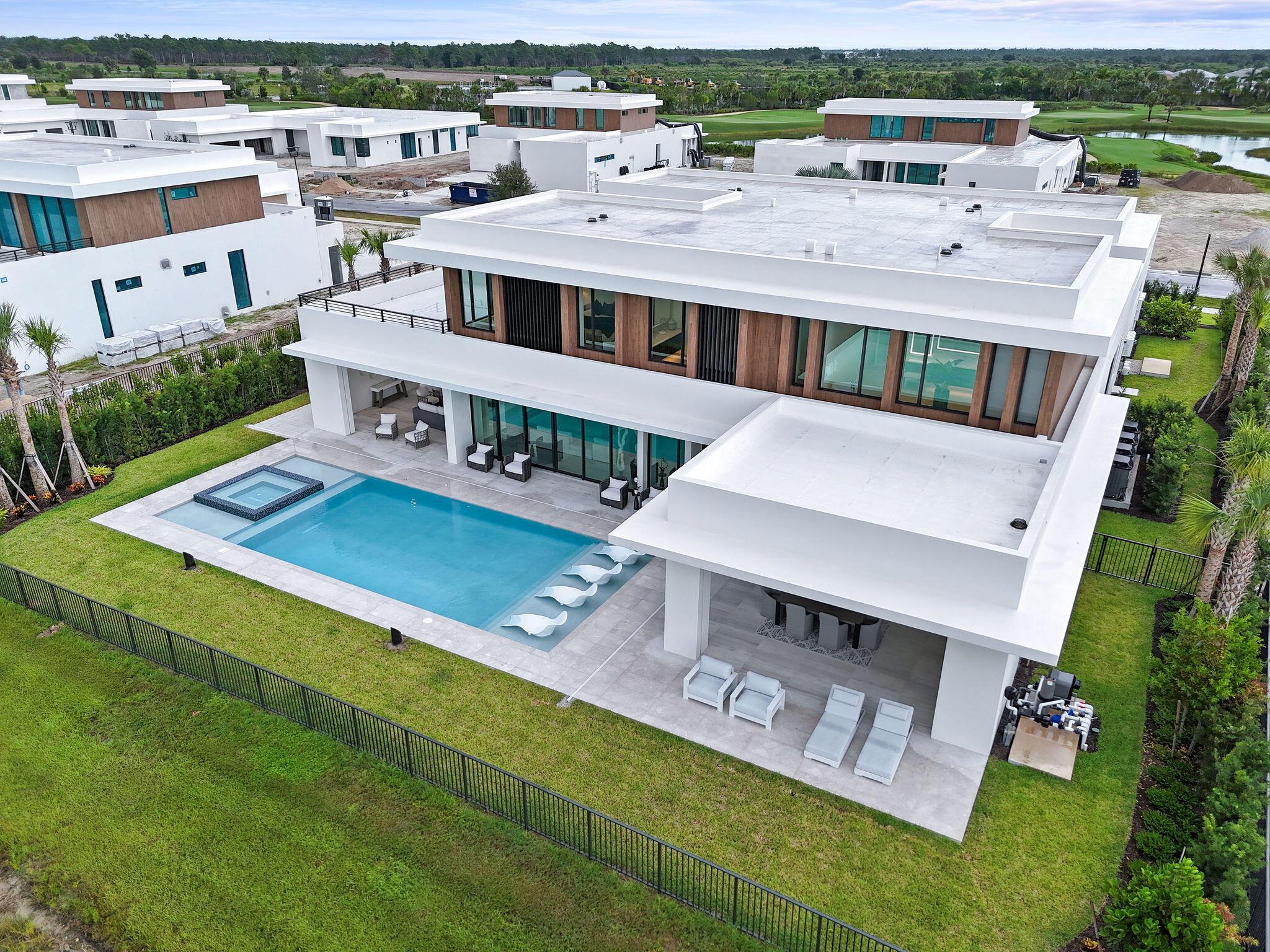 PANTHER NATIONAL AT AVENI - Residential