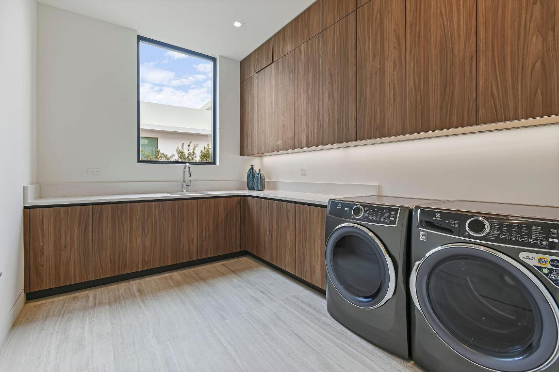 PANTHER NATIONAL AT AVENIR POD - Residential