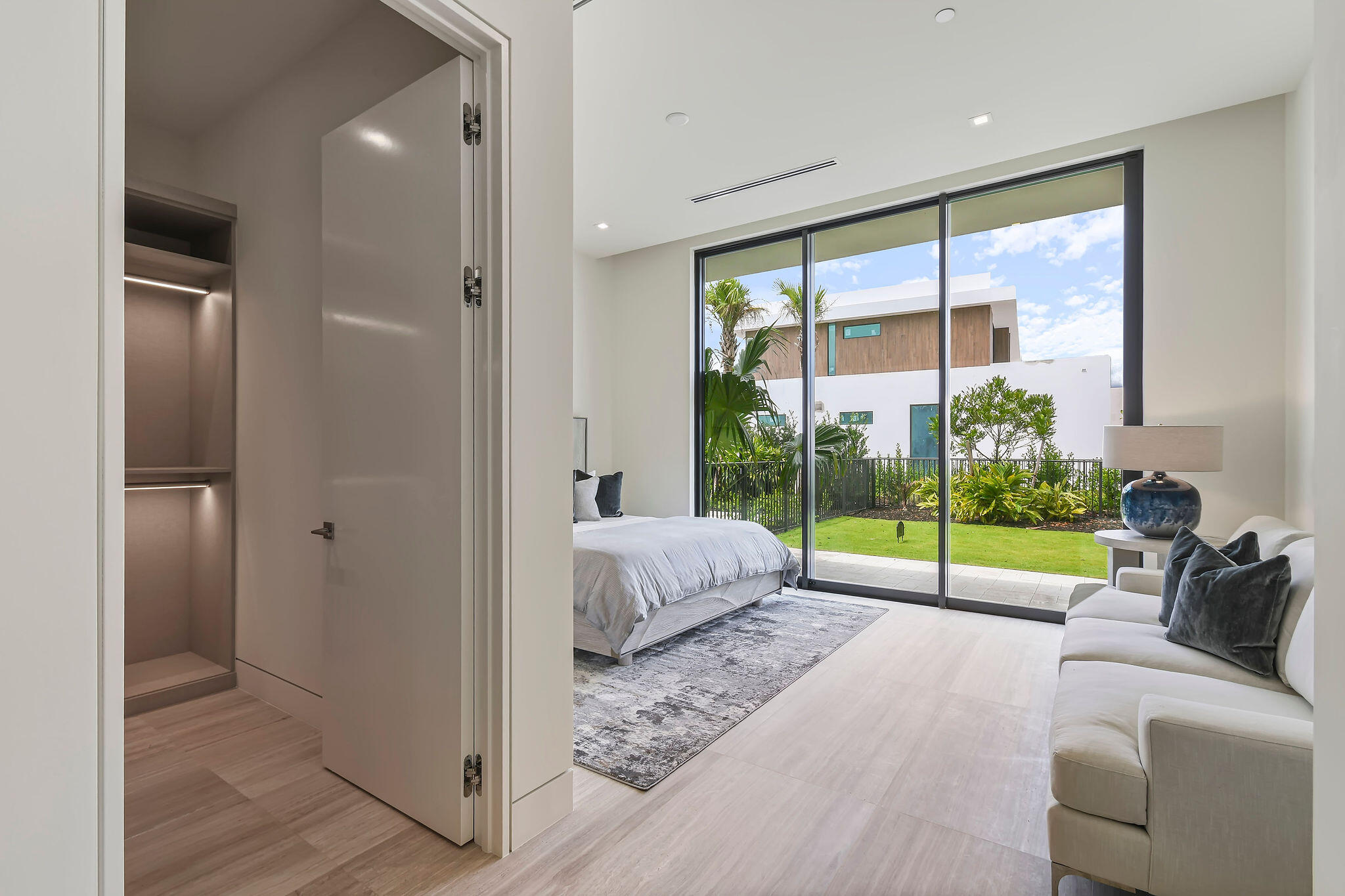 PANTHER NATIONAL AT AVENIR POD - Residential