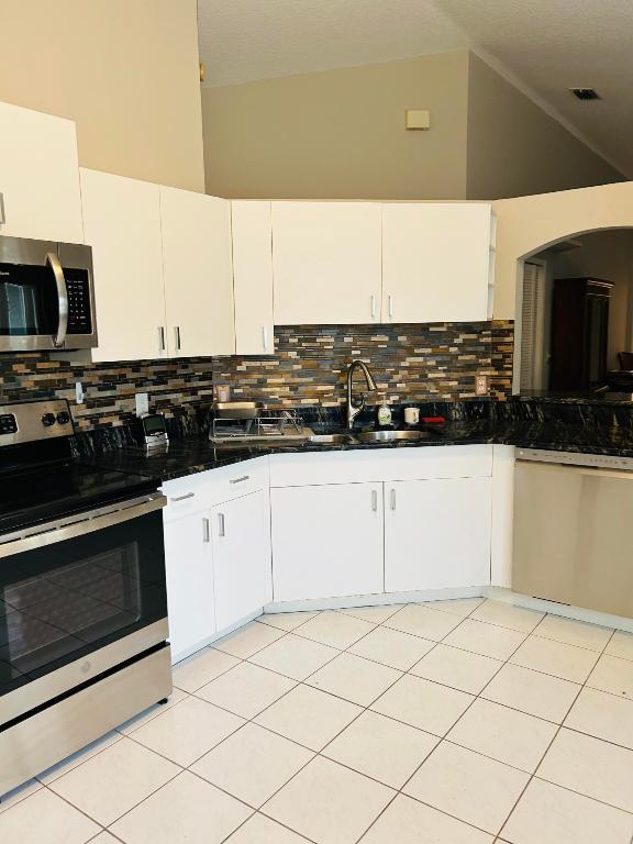 KINGS ISLE PHASE 1 - Residential