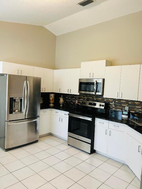 KINGS ISLE PHASE 1 - Residential