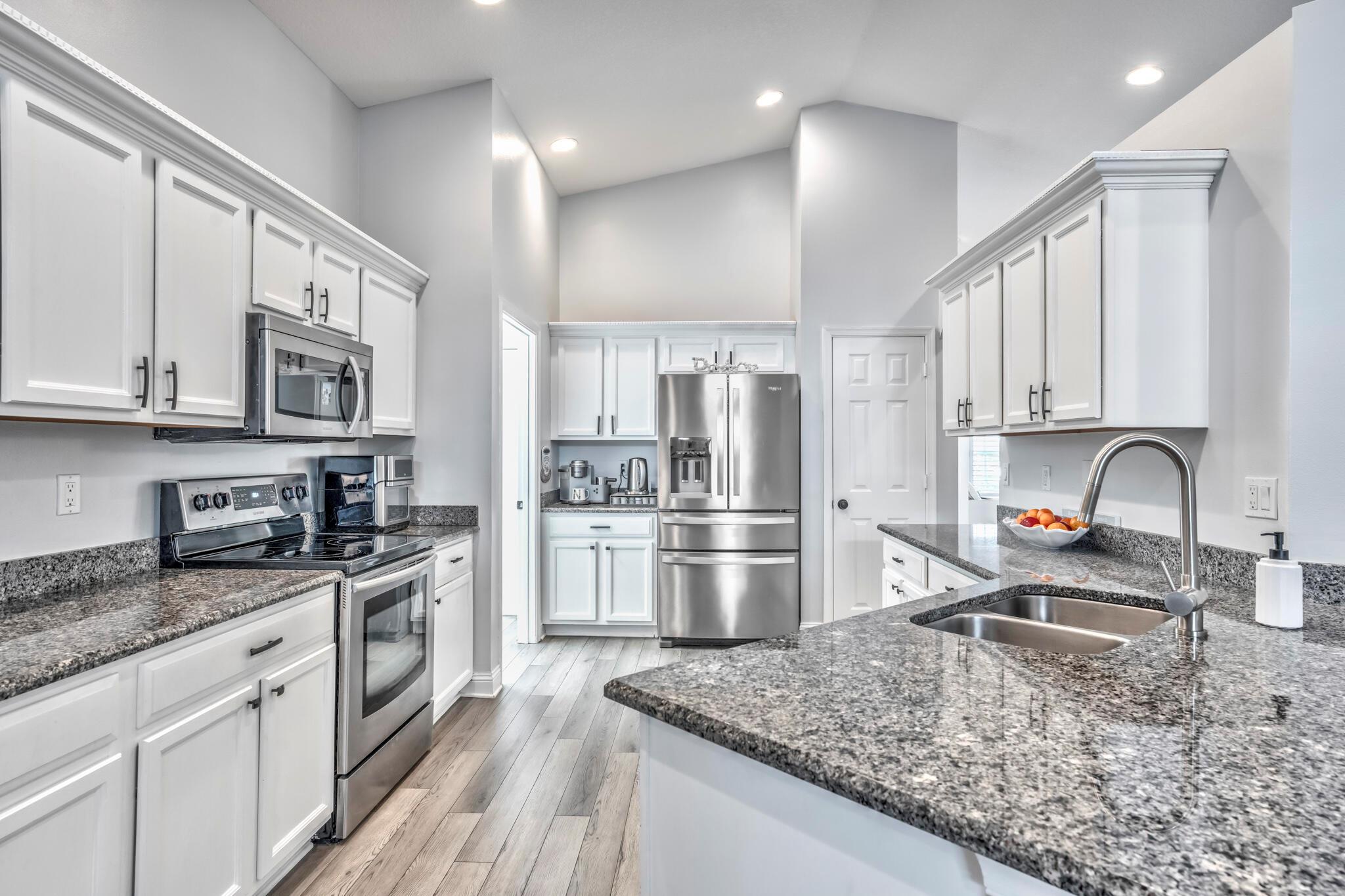 8708 San Andros