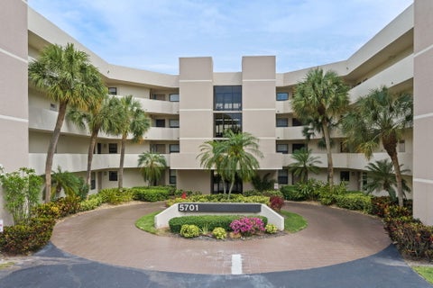 Tiny photo for 5701 Camino Del Sol #104, Boca Raton, FL 33433 (MLS # B26028495)