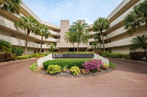 Tiny photo for 5701 Camino Del Sol #104, Boca Raton, FL 33433 (MLS # B26028495)