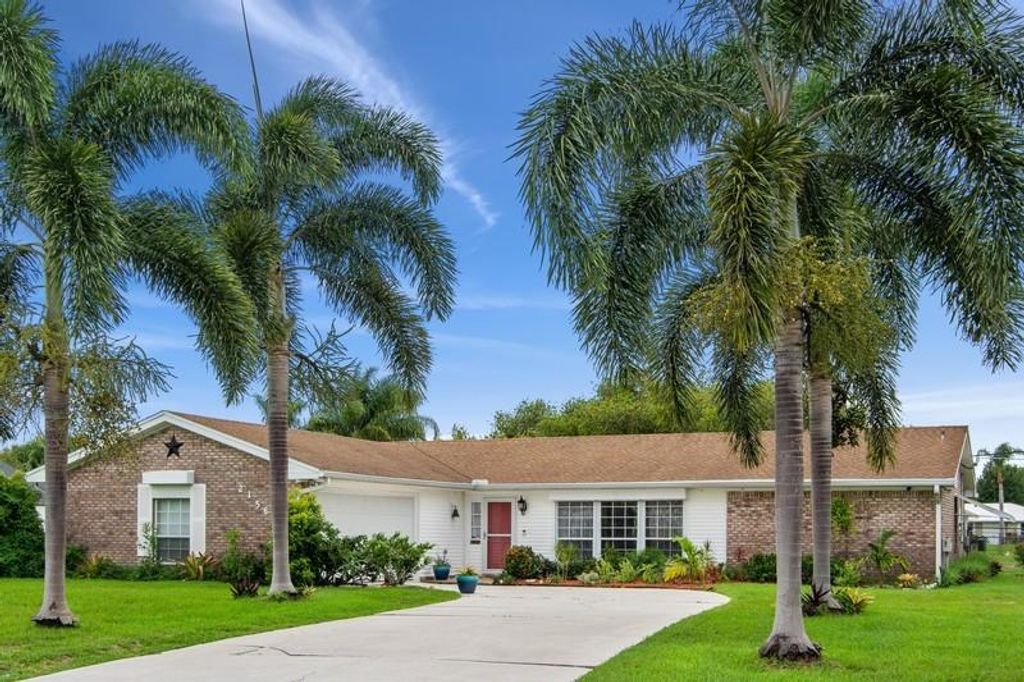 Photo of 2156 SE Harlow Street, Port Saint Lucie, FL 34952 (MLS # R10729943)