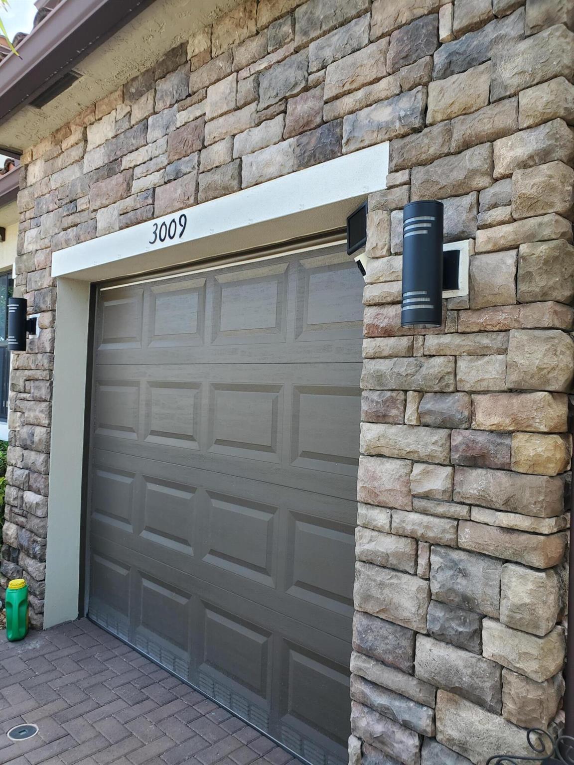 3009 Hop Tree Way