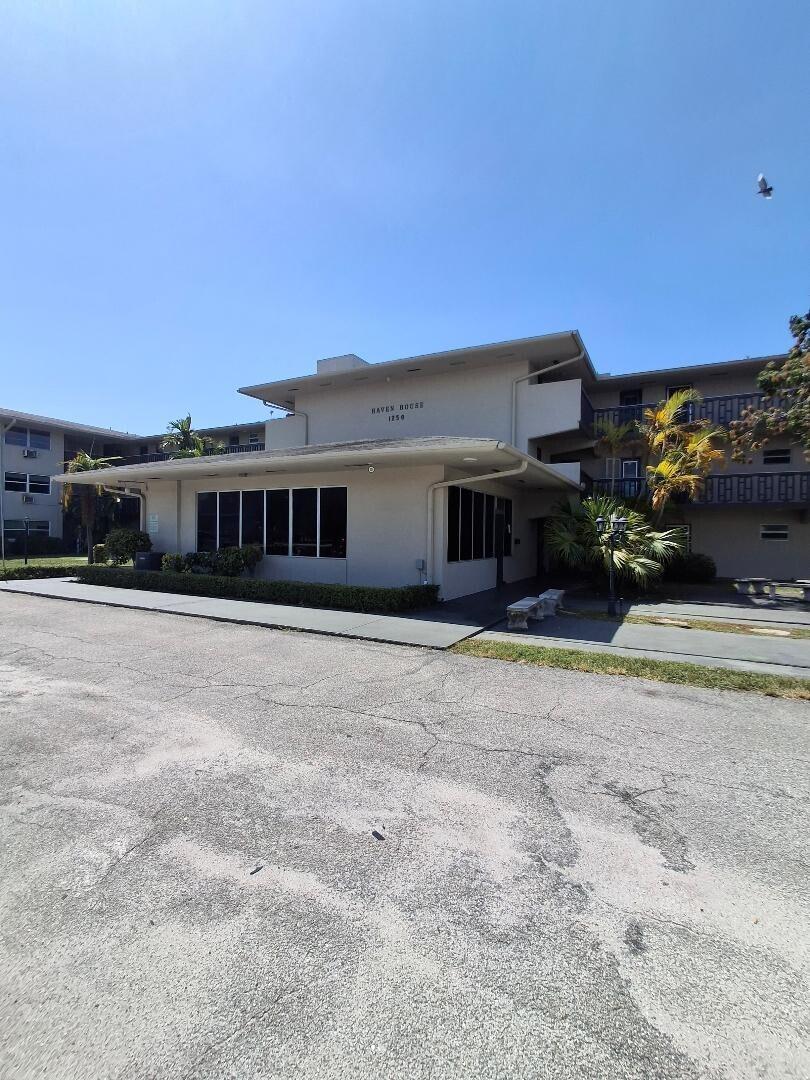 Photo of 1250 E SAMPLE Road #303, Pompano Beach, FL 33064 (MLS # B26064802)