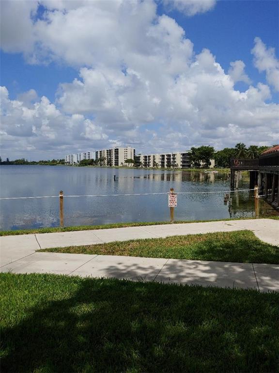 Lake Emerald - Residential