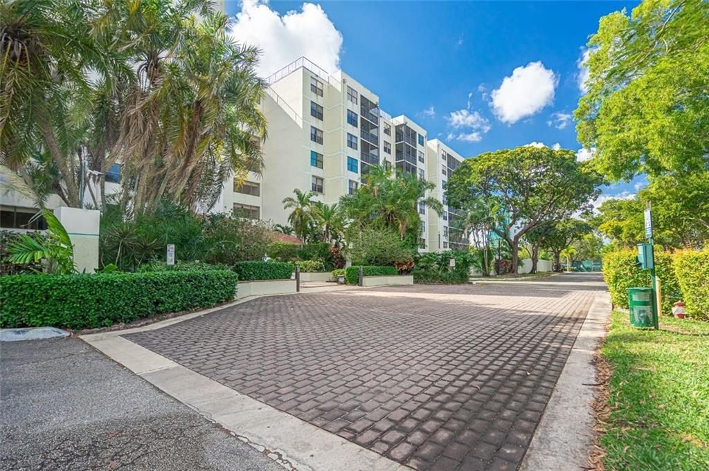 Lake Emerald - Residential