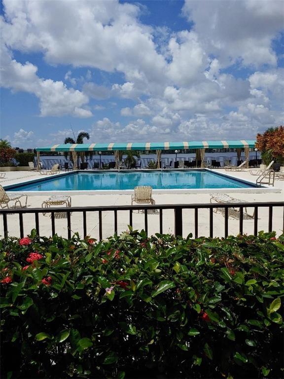 Lake Emerald - Residential