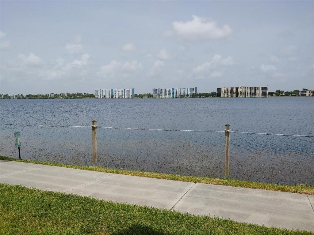 Lake Emerald - Residential