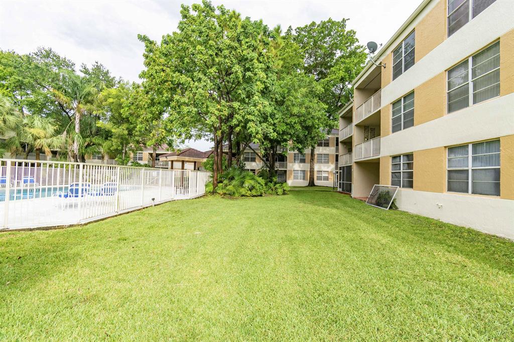 CORAL SPRINGS ESTATE TH IV CONDO - Residential