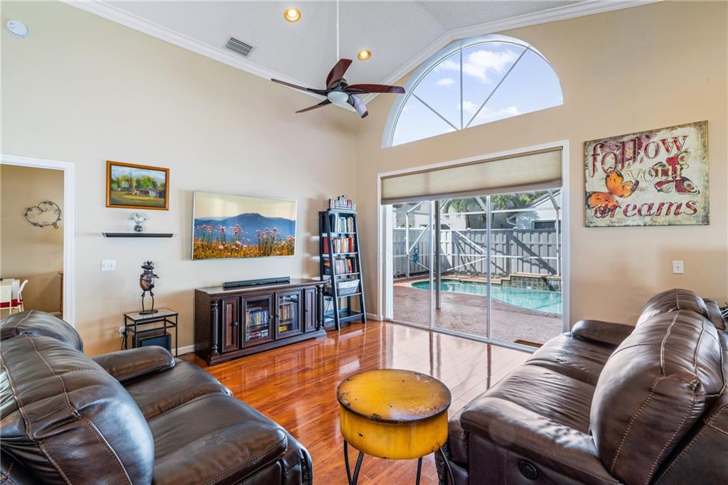 LAKE CHARLESTON - Residential