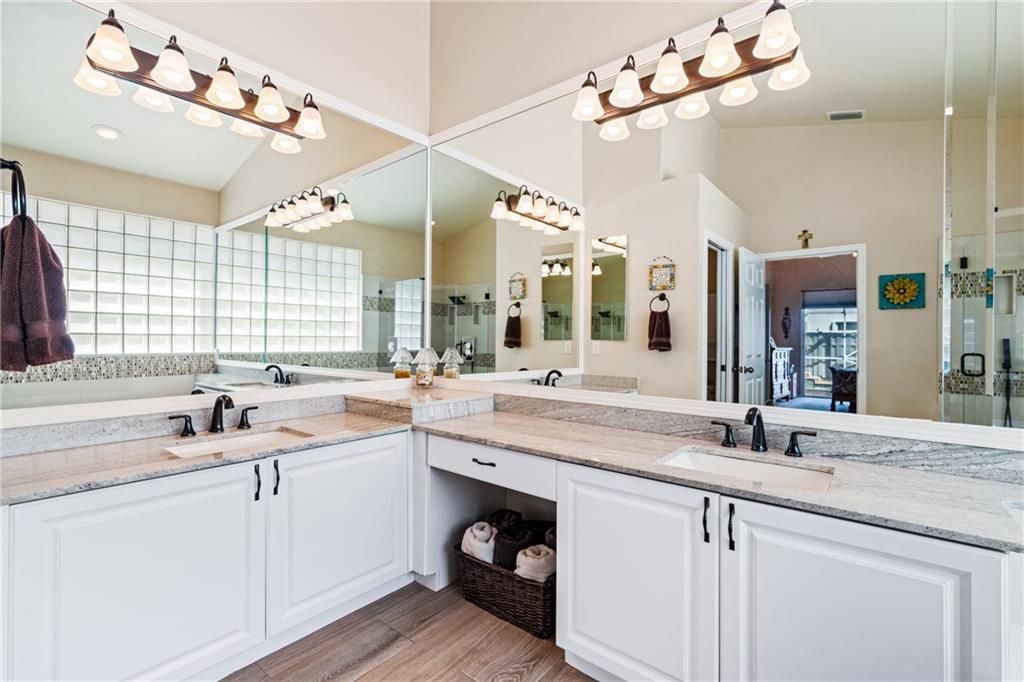 LAKE CHARLESTON - Residential