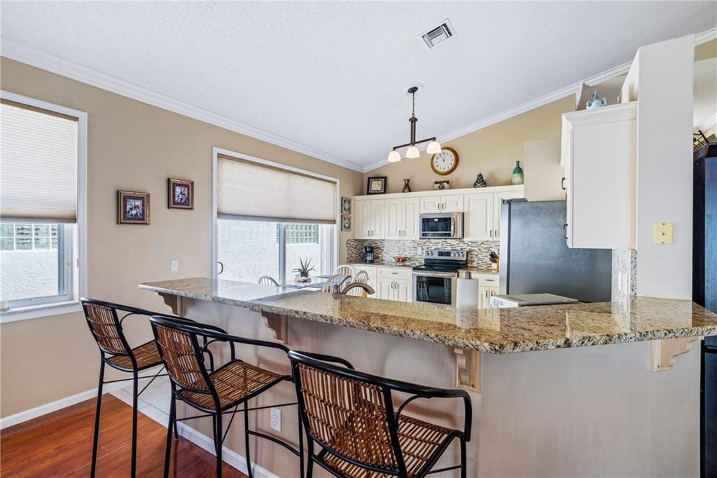 LAKE CHARLESTON - Residential