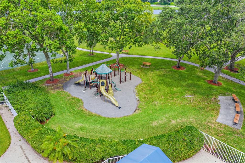 LAKE CHARLESTON - Residential