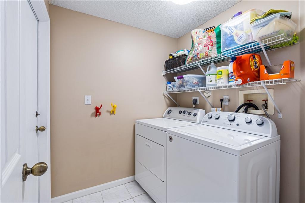 LAKE CHARLESTON - Residential