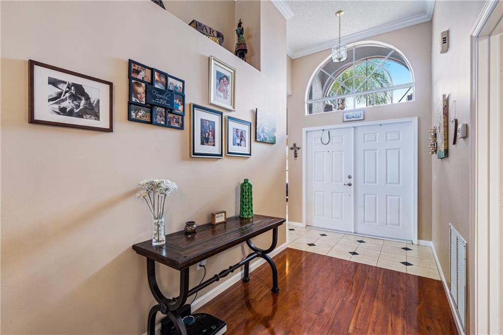 LAKE CHARLESTON - Residential